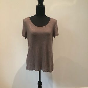H&M beautiful blouse which is in great condition.